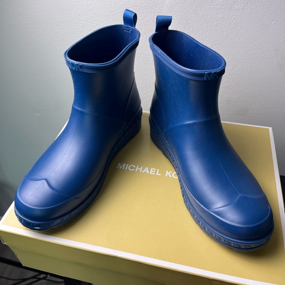 Michael Kors Rain Boots - Picture 2 of 4